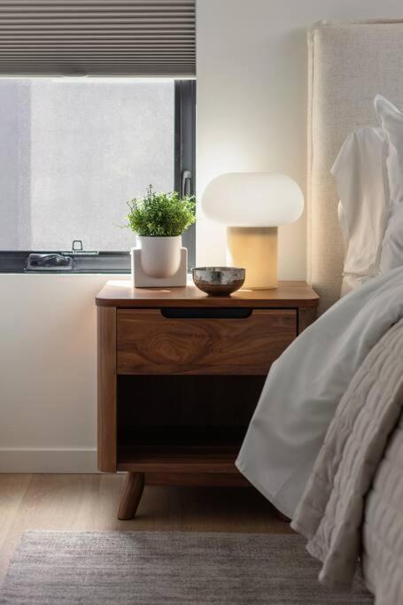 Casa Bramble Luxury 2Bed Suite Near Uofa Hospital Эдмонтон Экстерьер фото