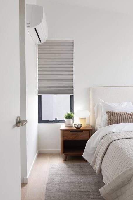 Casa Bramble Luxury 2Bed Suite Near Uofa Hospital Эдмонтон Экстерьер фото