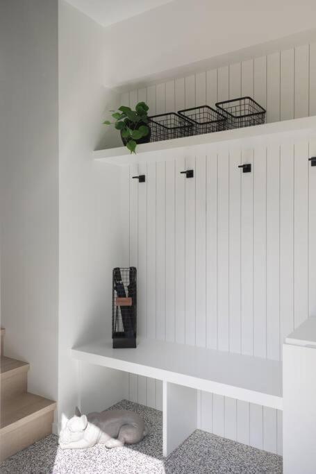 Casa Bramble Luxury 2Bed Suite Near Uofa Hospital Эдмонтон Экстерьер фото