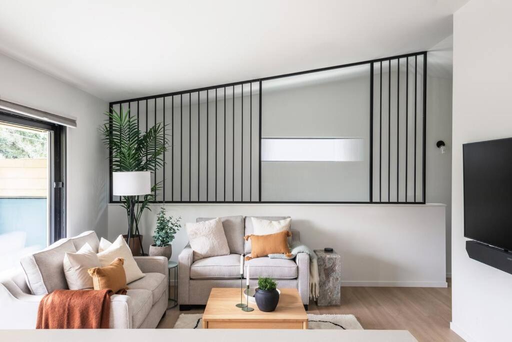 Casa Bramble Luxury 2Bed Suite Near Uofa Hospital Эдмонтон Экстерьер фото