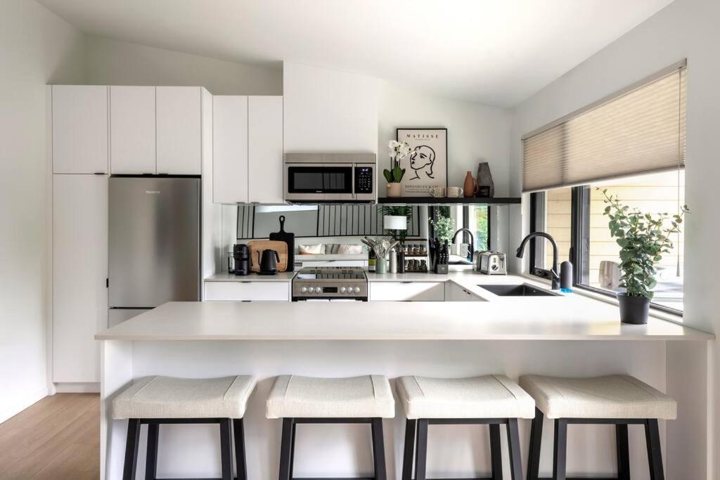 Casa Bramble Luxury 2Bed Suite Near Uofa Hospital Эдмонтон Экстерьер фото